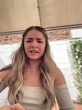 imlindapink online show from 11-12-25, 01:59