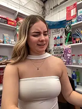 imlindapink online show from 04-08-26, 04:30