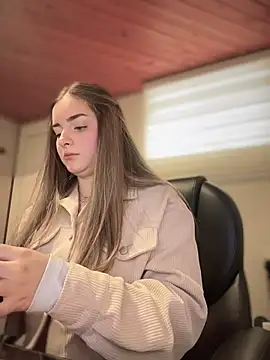 imlindapink online show from 01-06-26, 04:11