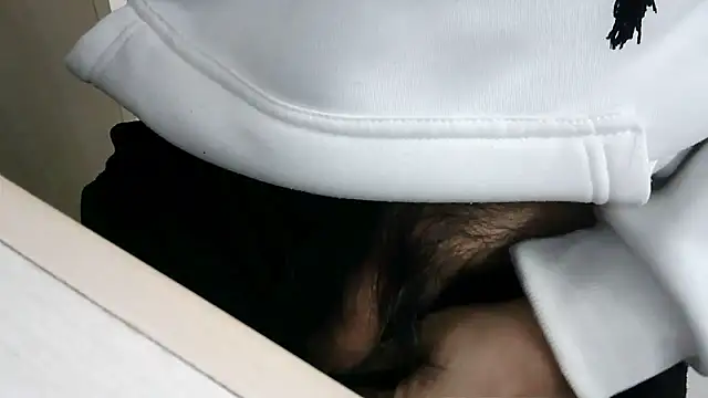 XiaoGuoGuo284512 online show from 01-07-26, 10:04