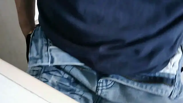 XiaoGuoGuo284512 online show from 11-25-25, 05:30