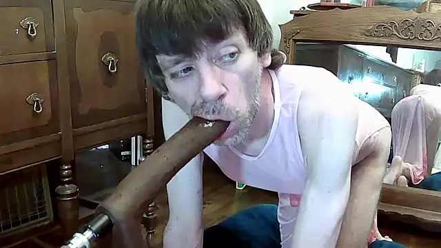 Snapshot of MaxJr8008 chatting on 10-11-25, 06:58 MaxJr8008 online show from 10-11-25, 06:58