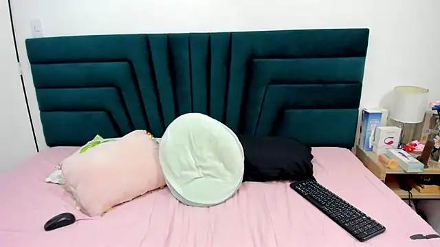 Snapshot of LisaWhite_ chatting on 03-03-25, 10:20 LisaWhite online show from 03-03-25, 10:20