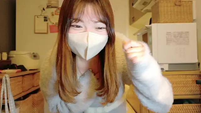 Snapshot of _Yui_ chatting on 10-17-25, 02:19 Yui online show from 10-17-25, 02:19