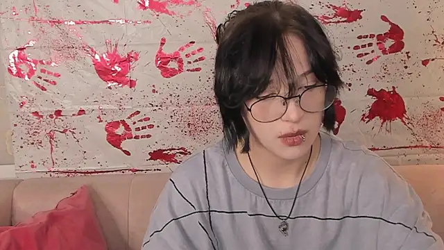 fiamoory online show from 10-27-25, 01:17