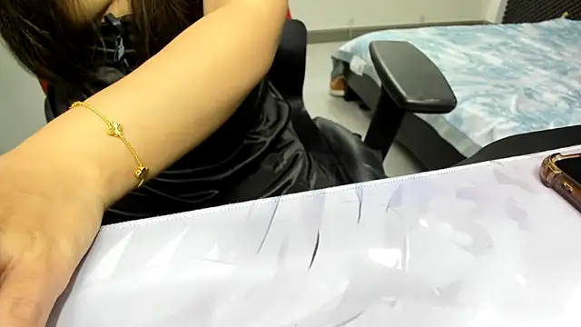 Hotqueensex online show from 02-24-26, 08:59