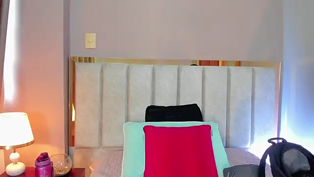 LaraGoldd online show from 11-11-25, 12:22