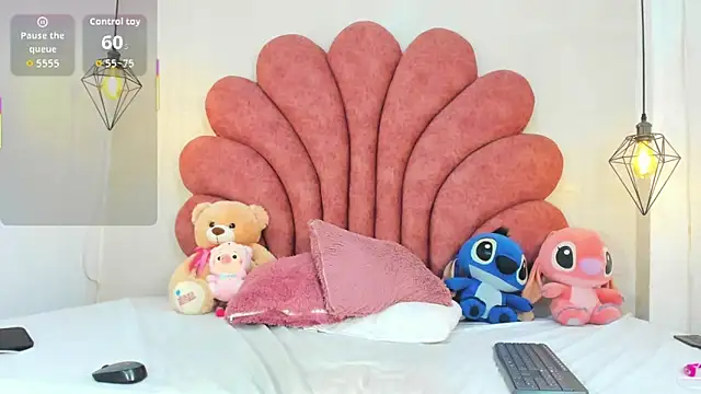 zamanthapalmer1 online show from 12-15-25, 02:28