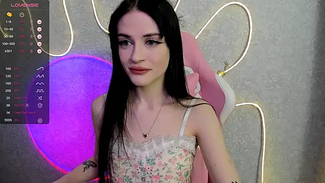 Molly Crystall online show from 05-15-26, 03:48