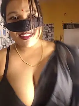 Snapshot of Radhikadavi879 chatting on 09-30-25, 05:08 Radhikadavi879 online show from 09-30-25, 05:08