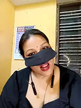 Snapshot of Radhikadavi879 chatting on 02-20-25, 07:41 Radhikadavi879 online show from 02-20-25, 07:41