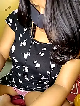 Snapshot of Radhikadavi879 chatting on 02-27-25, 05:26 Radhikadavi879 online show from 02-27-25, 05:26