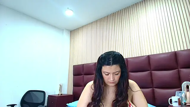 JulietaKane online show from 11-07-25, 10:57