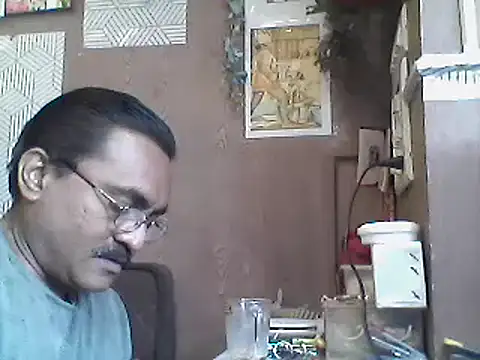 Snapshot of LOVEGURU_D chatting on 12-28-24, 06:06 LOVEGURU D online show from 12-28-24, 06:06