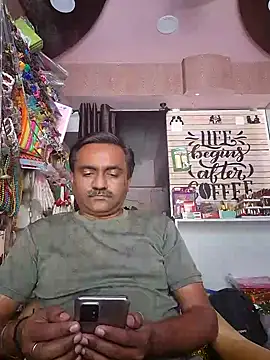 Snapshot of LOVEGURU_D chatting on 02-23-25, 09:44 LOVEGURU D online show from 02-23-25, 09:44