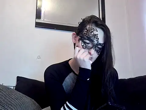 LexiSnowUK online show from 02-11-25, 09:52