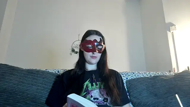 LexiSnowUK online show from 12-15-25, 09:26