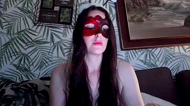 LexiSnowUK online show from 10-25-25, 10:03