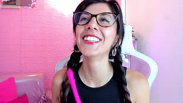  jade white  online show from 03-22-25, 12:46