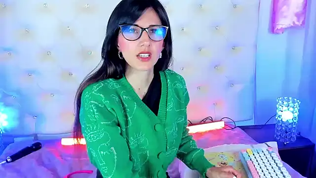  jade white  online show from 02-20-25, 12:36