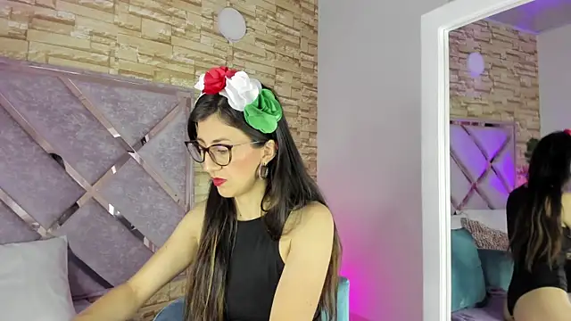  jade white  online show from 09-18-25, 01:14