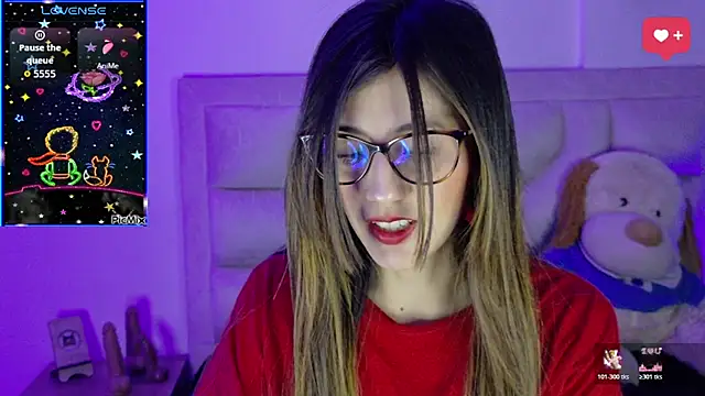  jade white  online show from 04-09-26, 12:22