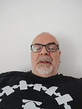 Snapshot of Satiro_Sevilla chatting on 05-11-26, 10:05 Satiro Sevilla online show from 05-11-26, 10:05