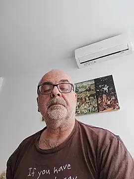 Satiro Sevilla online show from 11-09-25, 03:05