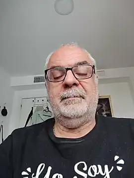 Snapshot of Satiro_Sevilla chatting on 04-28-26, 09:35 Satiro Sevilla online show from 04-28-26, 09:35