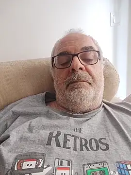 Satiro Sevilla online show from 10-27-25, 04:08