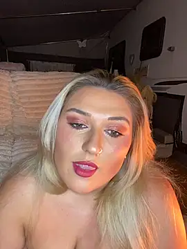 Snapshot of mimiprincessxoox chatting on 10-18-25, 07:16 mimiprincessxoox online show from 10-18-25, 07:16