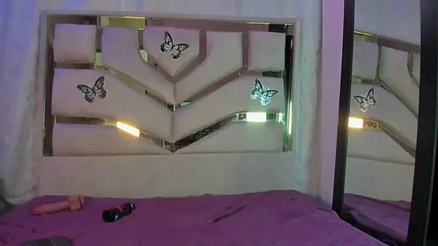 Strella ferrera online show from 04-11-26, 08:34