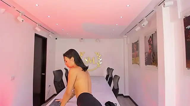 NairobiLee online show from 12-16-25, 10:52