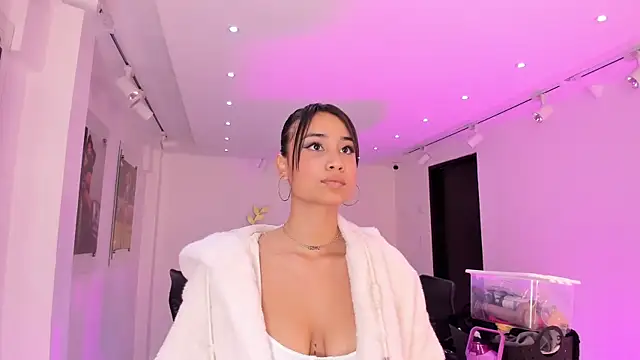 NairobiLee online show from 10-25-25, 10:25