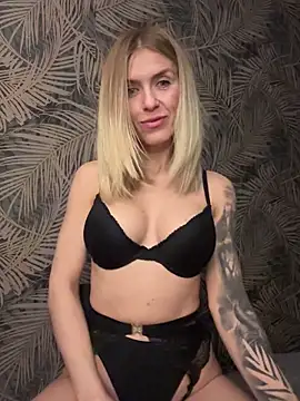 Snapshot of BlueEyesCarole chatting on 03-14-25, 06:07 BlueEyesCarole online show from 03-14-25, 06:07