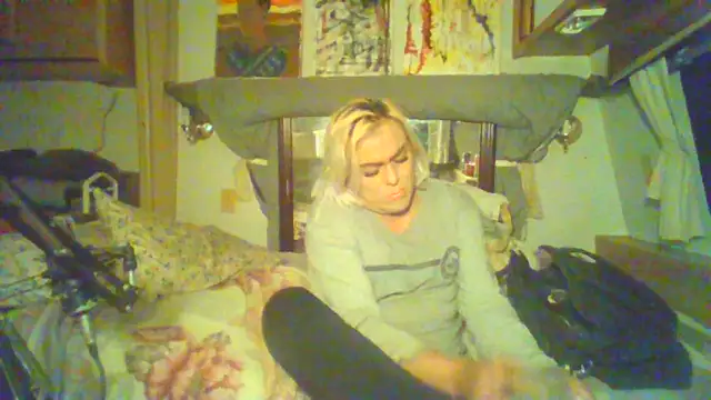 HoneyBdaQueen online show from 10-21-25, 07:52