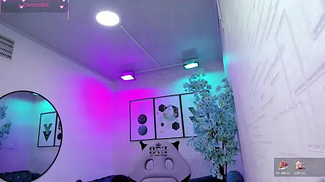 Tiara rr online show from 04-18-26, 03:42