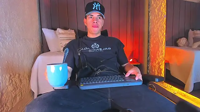Benjamin More online show from 11-28-25, 01:55