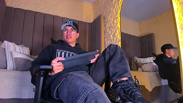 Benjamin More online show from 12-19-25, 02:59