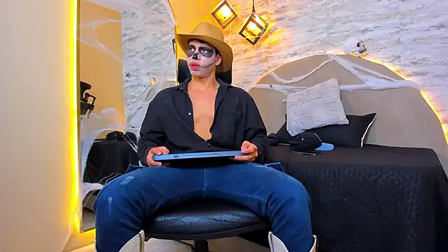 Benjamin More online show from 10-31-25, 08:27
