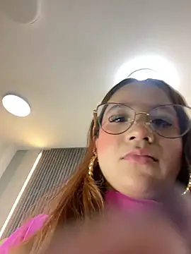 MelanieRoah online show from 10-18-25, 01:24