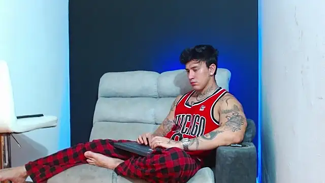 JUSTIN FULLER1 online show from 05-18-26, 02:55