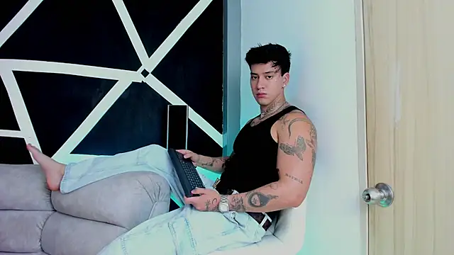 JUSTIN FULLER1 online show from 11-01-25, 07:30