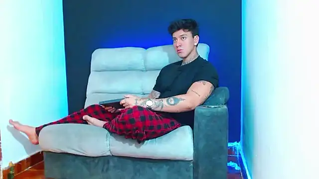 JUSTIN FULLER1 online show from 01-09-26, 06:26