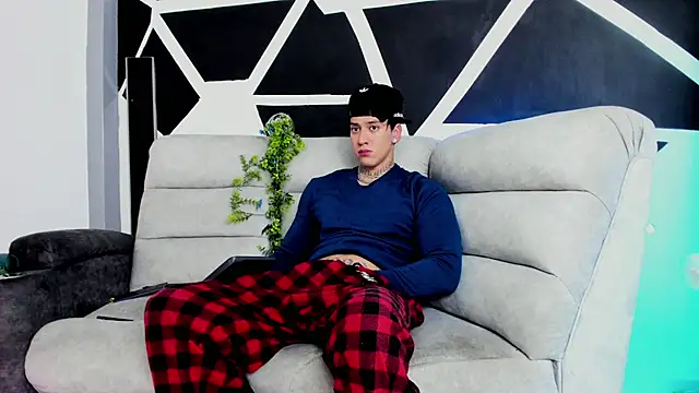 JUSTIN FULLER1 online show from 10-25-25, 05:02