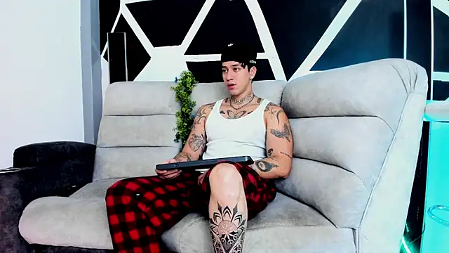 JUSTIN FULLER1 online show from 10-10-25, 03:24