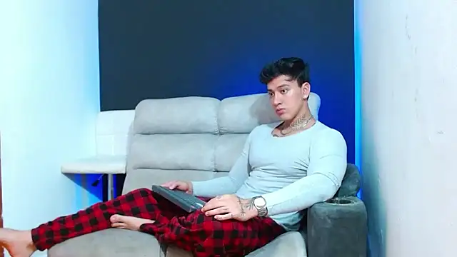 JUSTIN FULLER1 online show from 04-10-26, 08:05