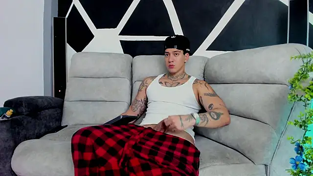 JUSTIN FULLER1 online show from 11-08-25, 04:43