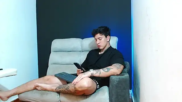 JUSTIN FULLER1 online show from 06-26-26, 01:00