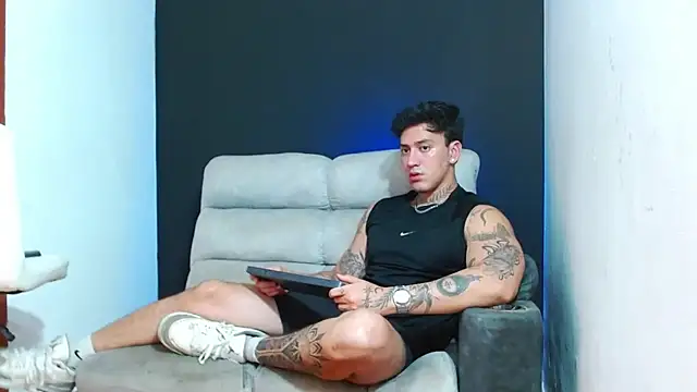 JUSTIN FULLER1 online show from 07-12-26, 04:13